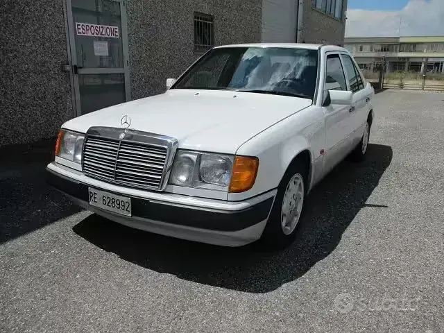 Usata Mercedes 200 122 CV (89 kW) 1991 Berlina