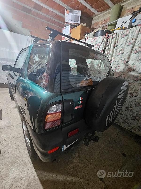 Usata Toyota RAV4 131 CV (96 kW) 1998 Station wagon