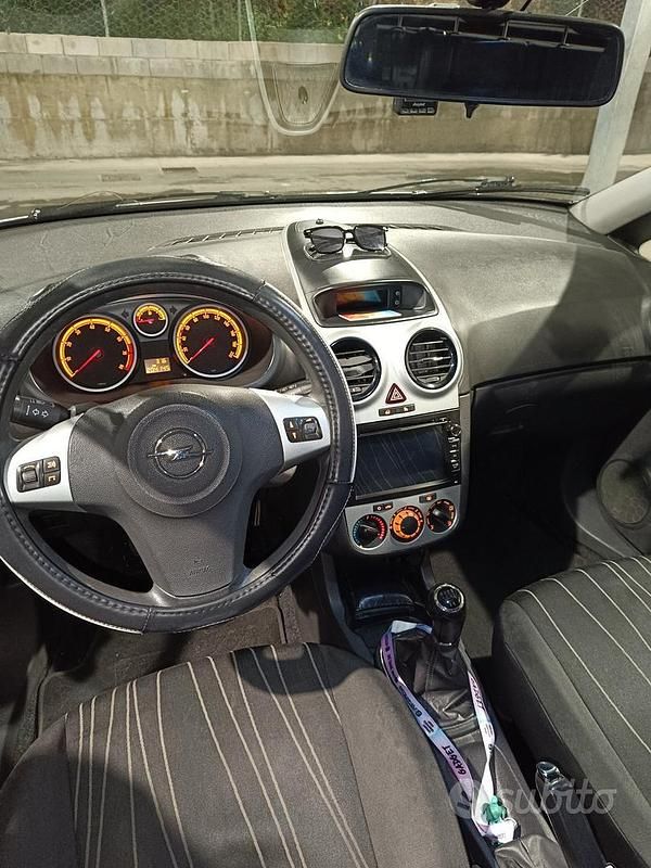 Usata Opel Corsa 80 CV (58 kW) 2009 Grigio Berlina