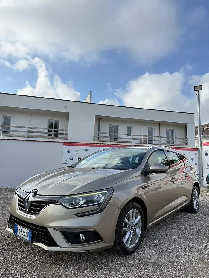 Usata Renault Mégane GrandTour Bose Edition 110 CV (80 kW) 2017 Marrone Station wagon