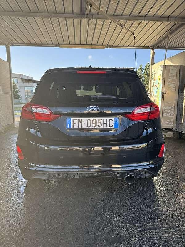 Usata Ford Fiesta ST-Line 86 CV (63 kW) 2018 Nero Utilitaria