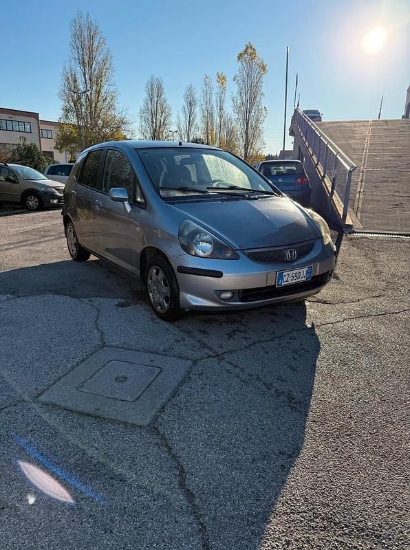 Usata Honda Jazz 78 CV (57 kW) 2006 Grigio Utilitaria