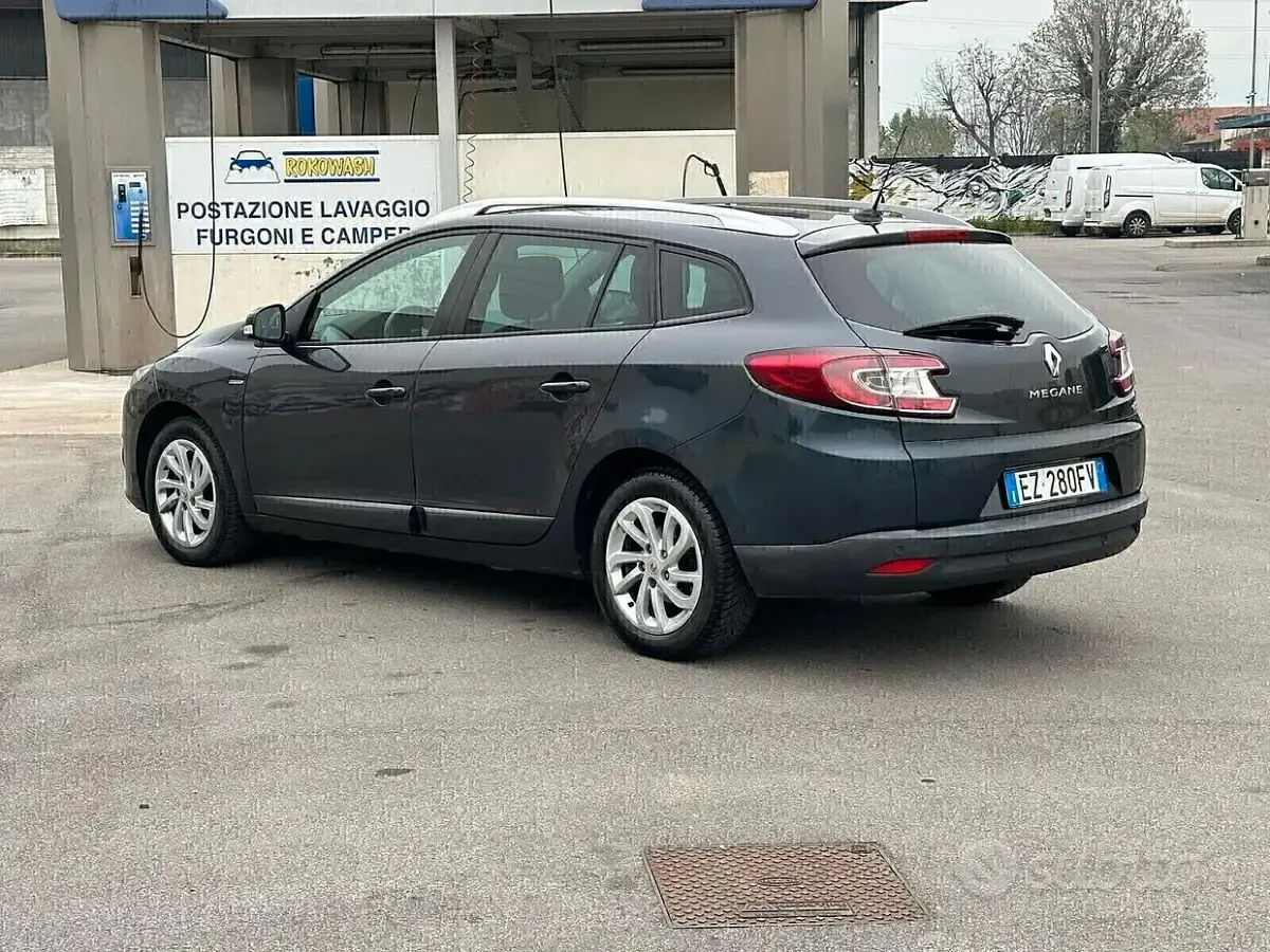Usata Renault Mégane GrandTour LIMITED 110 CV (80 kW) 2015 Nero Station wagon