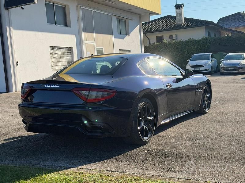 Usata Maserati Granturismo 460 CV (338 kW) 2013 Blu Coupé