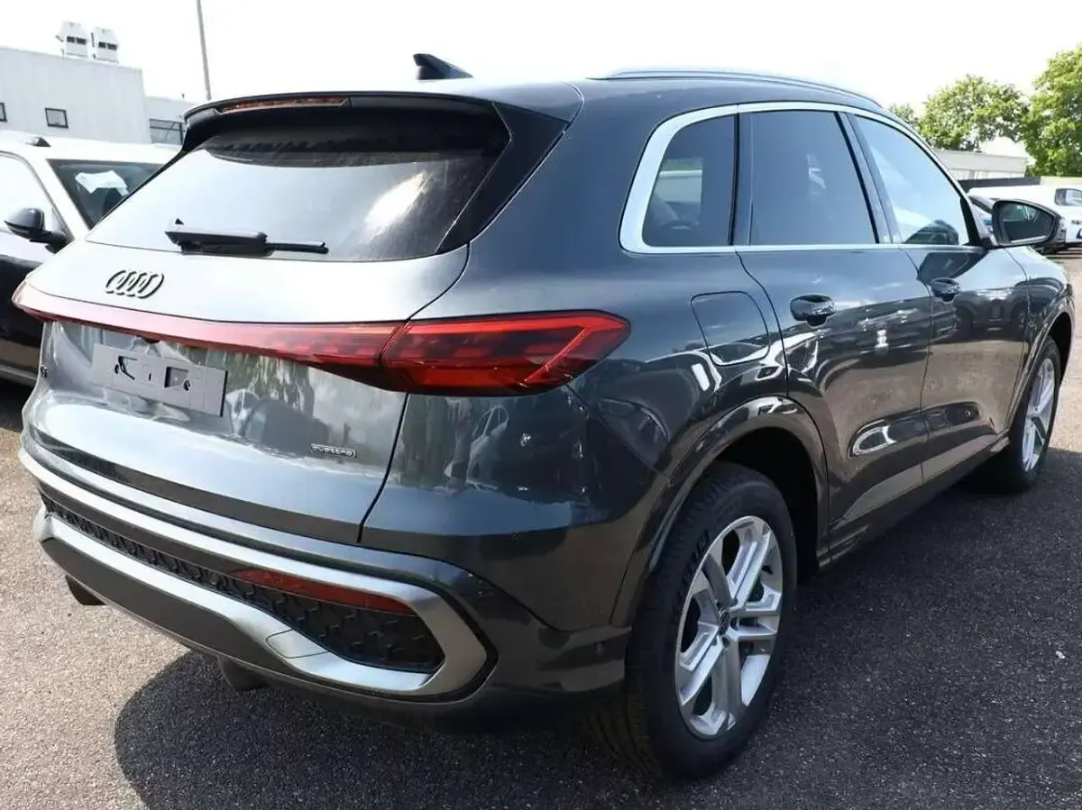 Nuova Audi Q5 S-Line 204 CV (150 kW) 2026 Grigio daytona metallizzato SUV