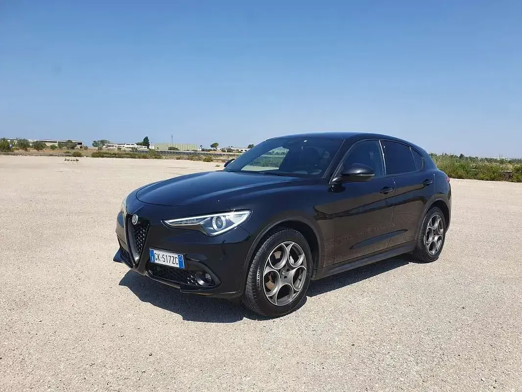 Usata Alfa Romeo Stelvio Sprint 190 CV (139 kW) 2023 Nero SUV