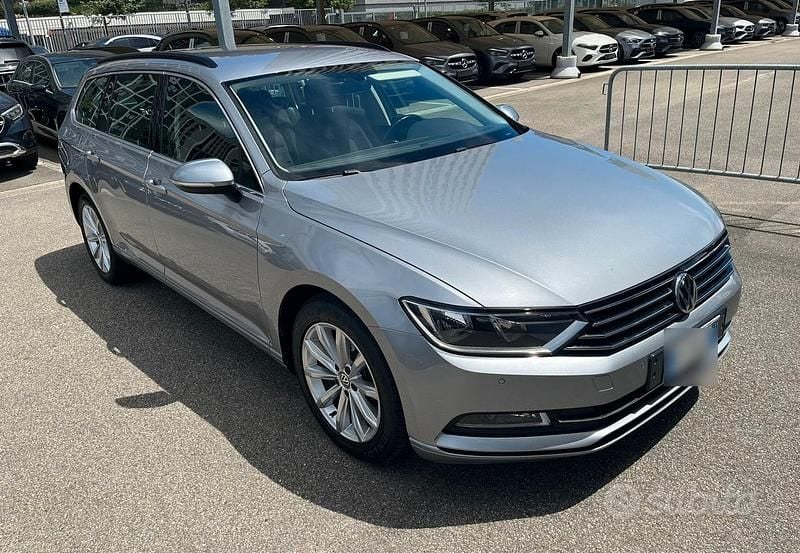 Argento Usata 2019 VW Passat Business Station wagon | 10.500 € (Super prezzo) - Immagine 1/4