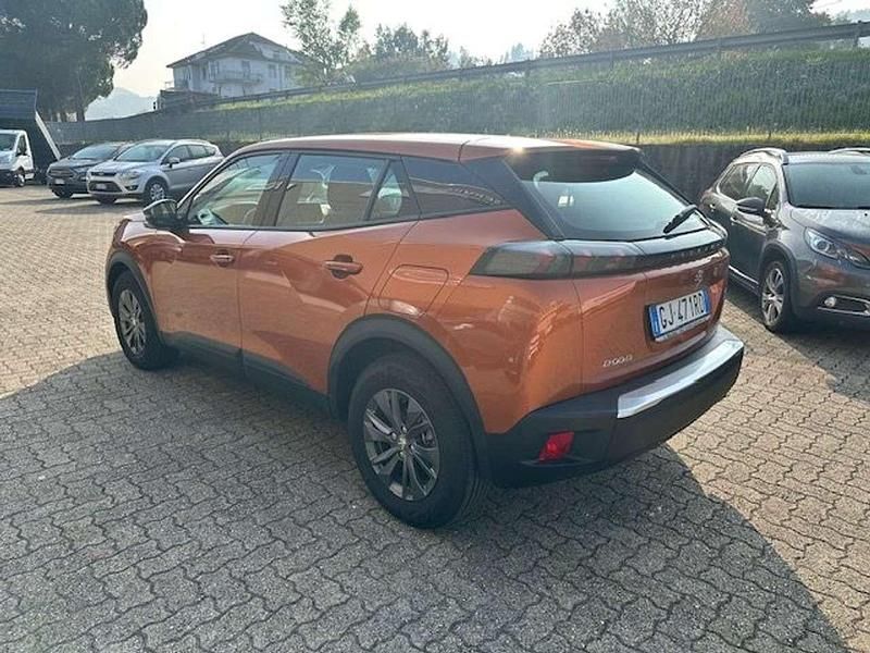 Usata Peugeot 2008 Active 102 CV (75 kW) 2022 Arancione SUV