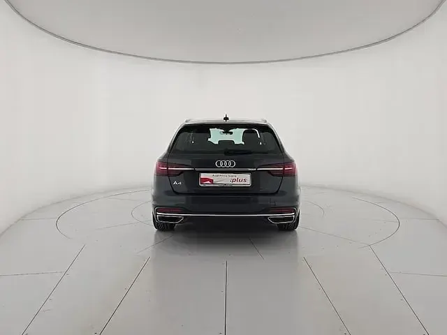 Usata Audi A4 Advanced Plus 163 CV (119 kW) 2024 Grigio manhattan metallizzato Station wagon