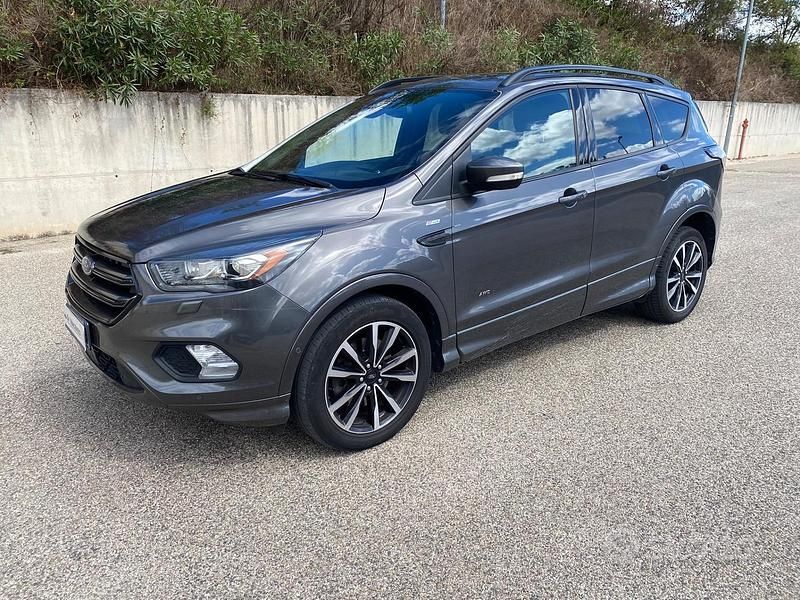 Usata Ford Kuga ST 150 CV (110 kW) 2017 Grigio SUV