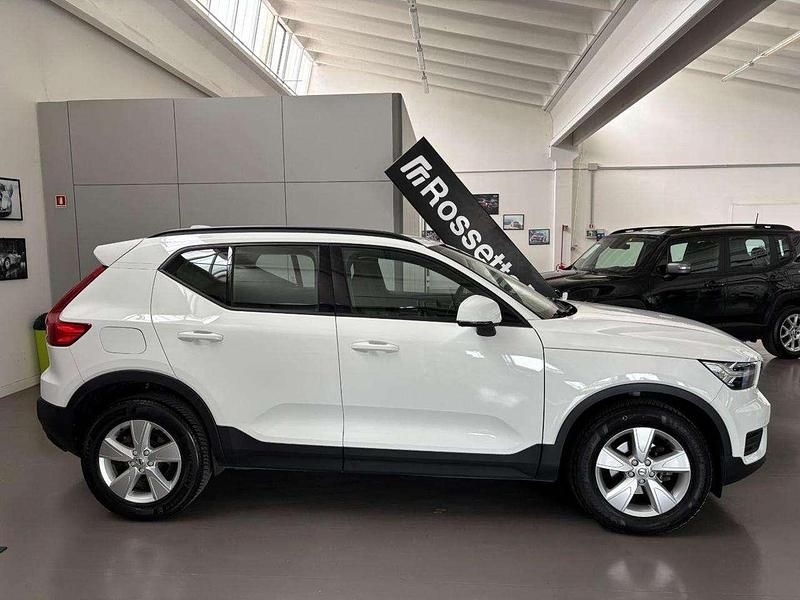 Usata Volvo XC40 Momentum 129 CV (94 kW) 2021 Bianco SUV