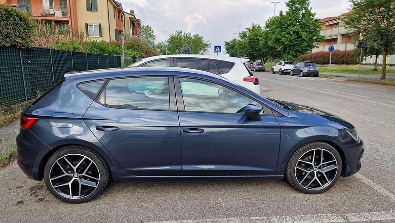 Usata Seat Leon FR 131 CV (96 kW) 2019 Grigio Berlina