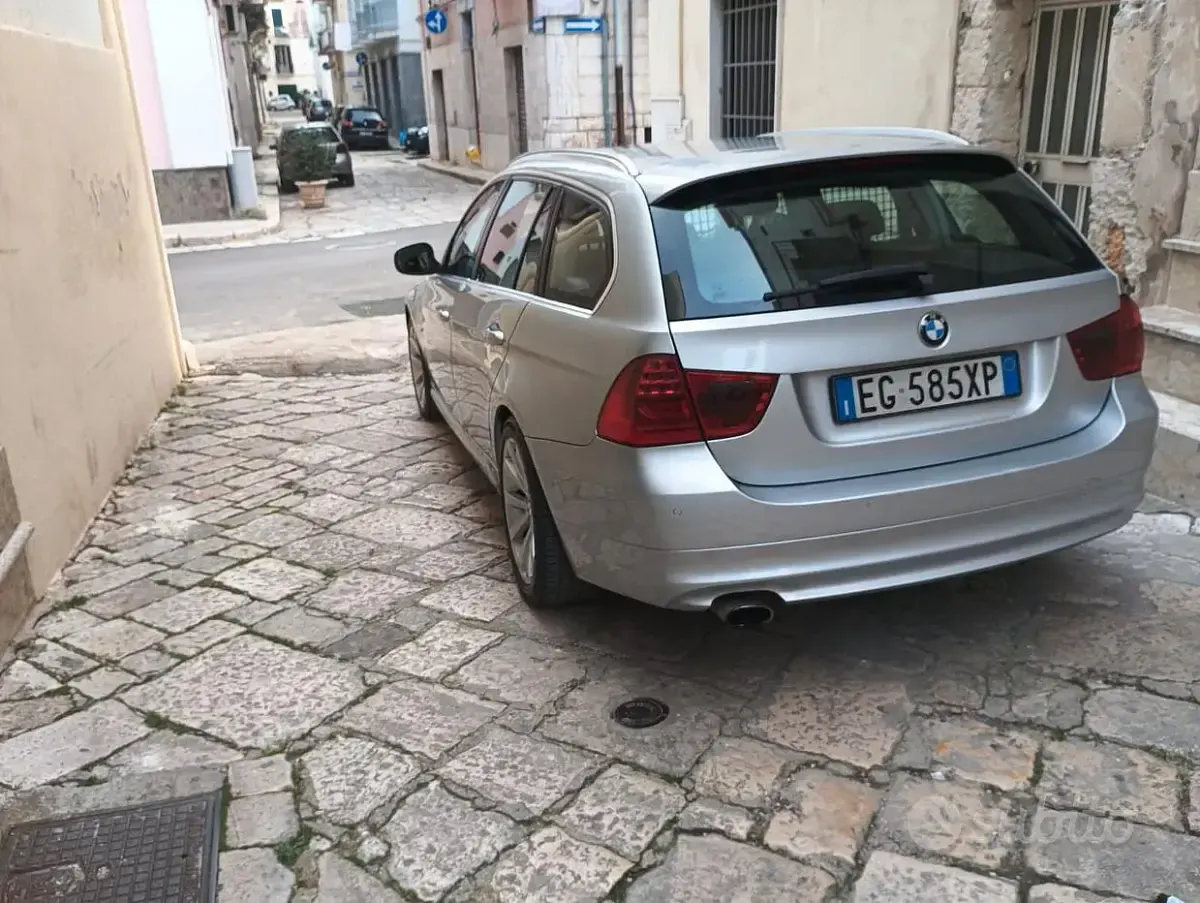 Usata BMW 120 120 CV (88 kW) 2012 Grigio Utilitaria