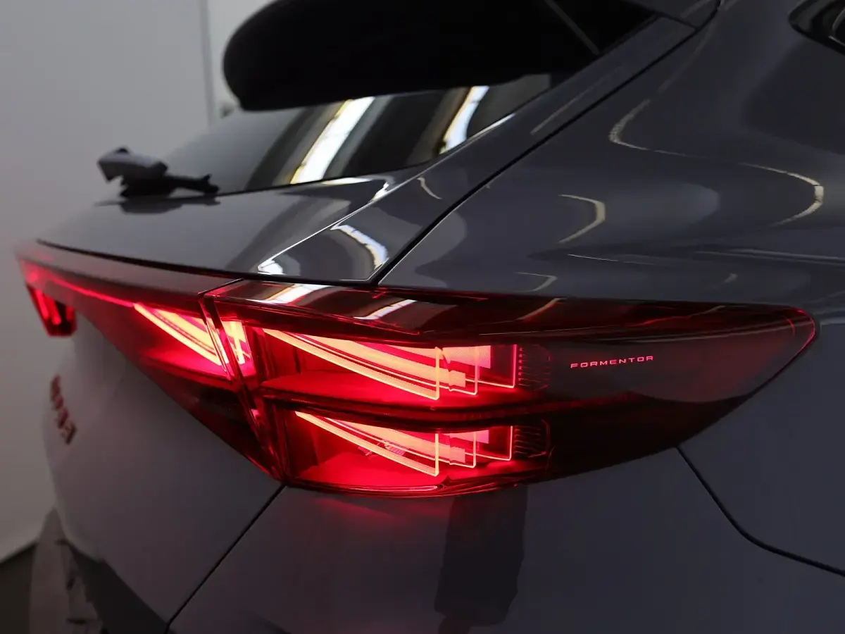 Usata Cupra Formentor 150 CV (110 kW) 2024 Grigio graphene SUV