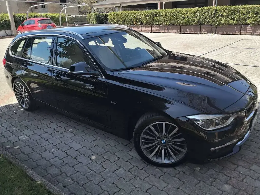 Usata BMW 320 Luxury Line 190 CV (139 kW) 2017 Nero Station wagon