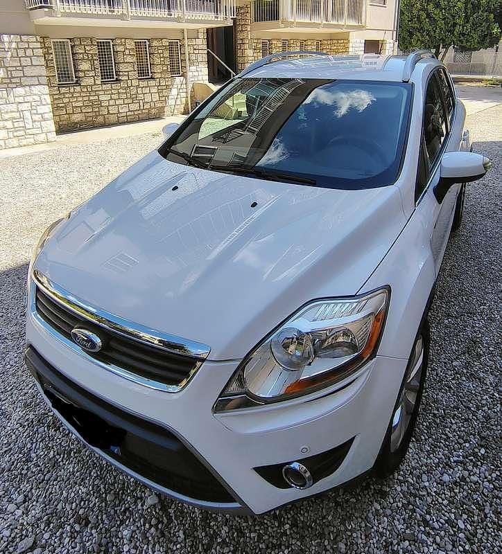 Usata 2012 Ford Kuga Individual SUV | 6500 € (Buon prezzo) - Immagine 1/4