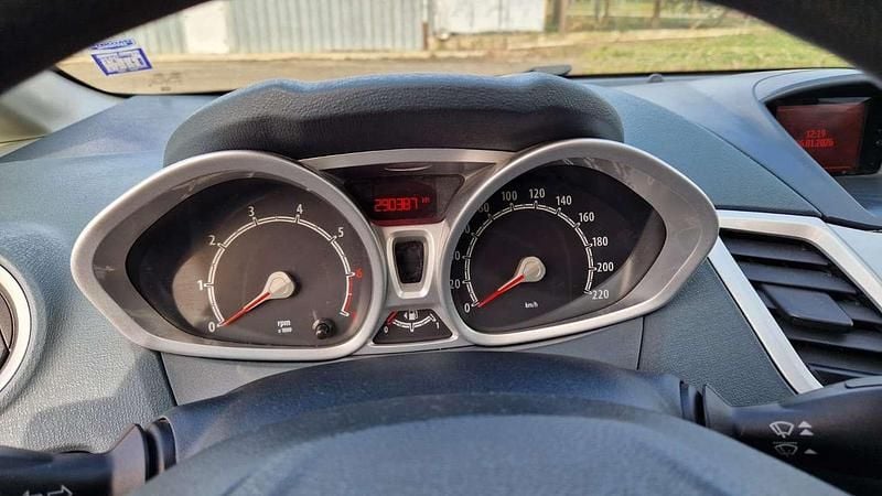 Usata Ford Fiesta 95 CV (69 kW) 2010 Nero Utilitaria