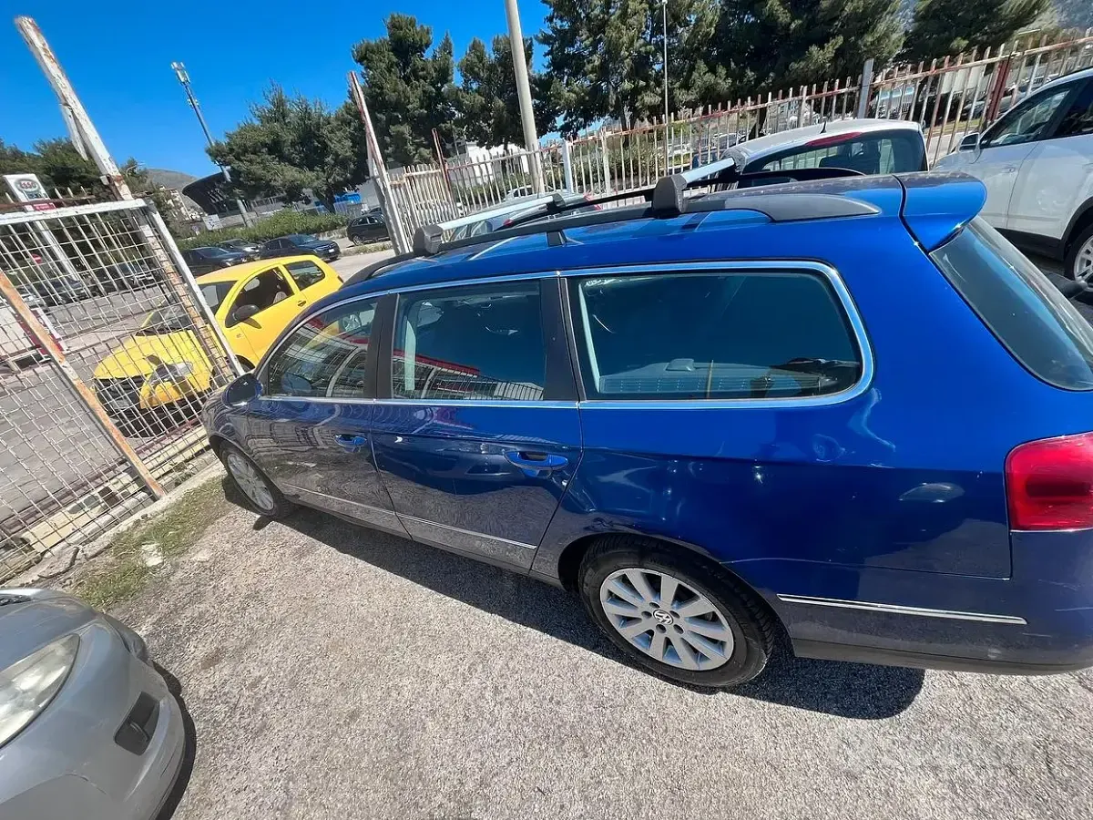 Usata VW Passat 110 CV (80 kW) 2009 Blu Station wagon