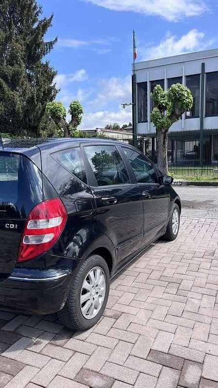 Usata Mercedes A180 Elegance 109 CV (80 kW) 2009 Nero Monovolume