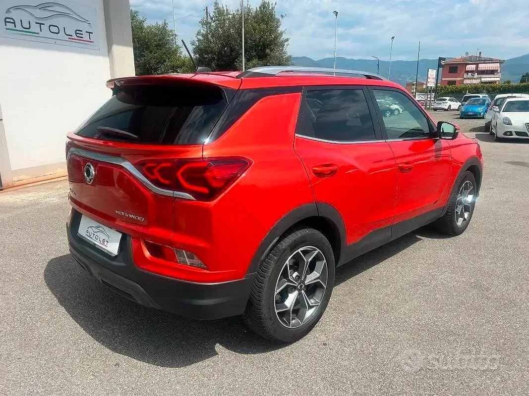 Usata SsangYong Korando 136 CV (100 kW) 2020 Arancione SUV