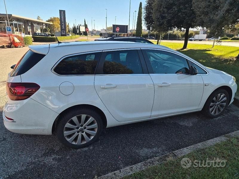 Usata Opel Astra Cosmo 140 CV (102 kW) 2015 Bianco Berlina