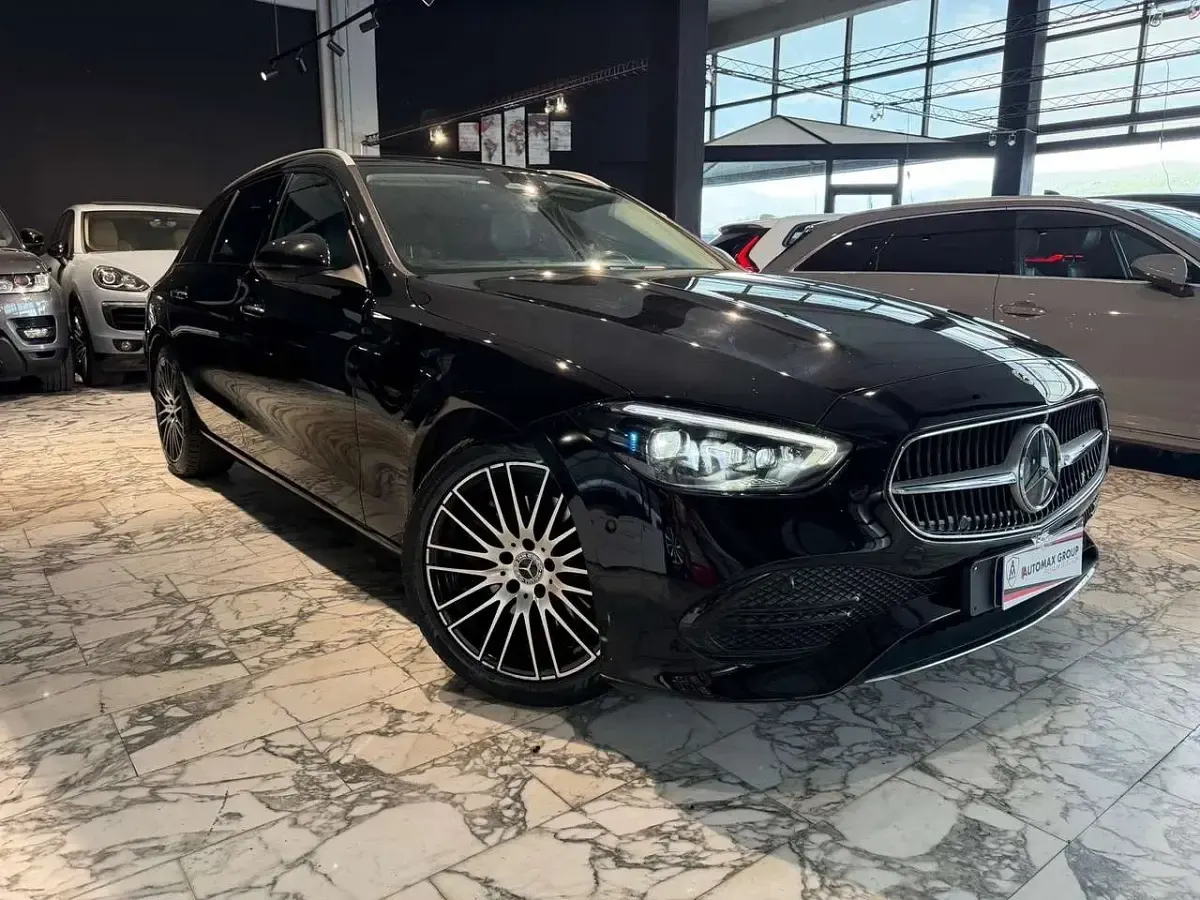 Usata Mercedes C220 200 CV (147 kW) 2022 Nero Station wagon