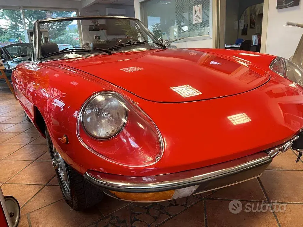 Usata Alfa Romeo Spider 87 CV (63 kW) 1970 Rosso Cabrio