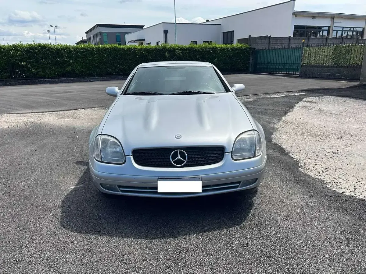 Usata Mercedes SLK200 192 CV (141 kW) 1998 Argento Cabrio