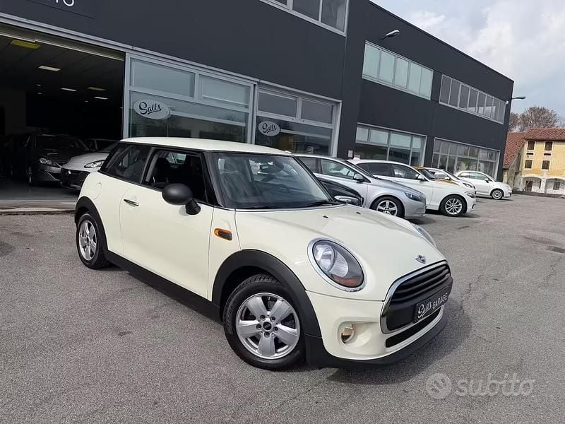 Usata Mini ONE 101 CV (74 kW) 2015 Beige Utilitaria