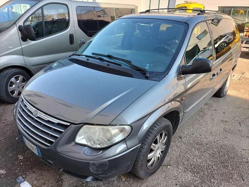 Usata Chrysler Grand Voyager 150 CV (110 kW) 2006 Argento Monovolume