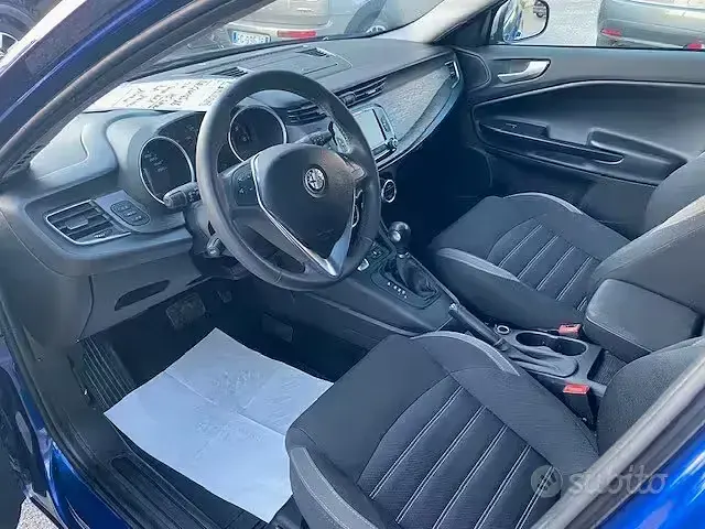 Usata Alfa Romeo Giulietta Super 120 CV (88 kW) 2019 Azzurro Utilitaria