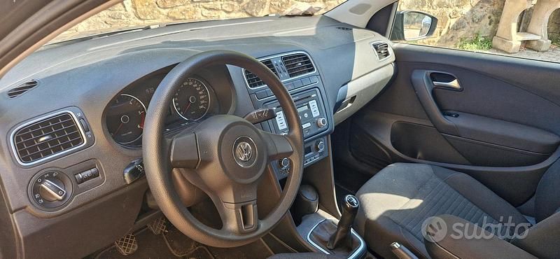 Grigio Usata 2012 VW Polo Due volumi | 5500 € (Super prezzo) - Immagine 1/4