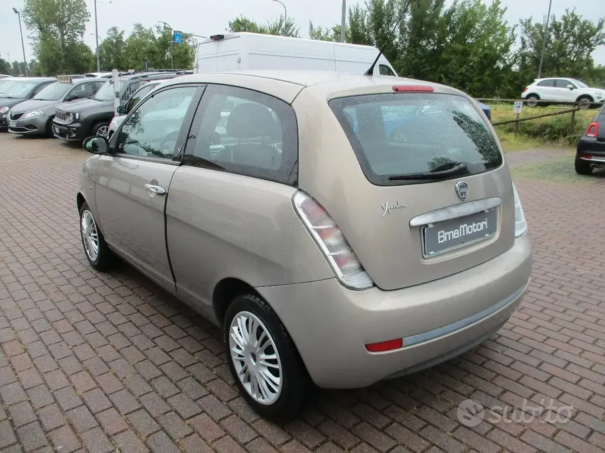Usata Lancia Ypsilon 60 CV (44 kW) 2009 Giallo Utilitaria