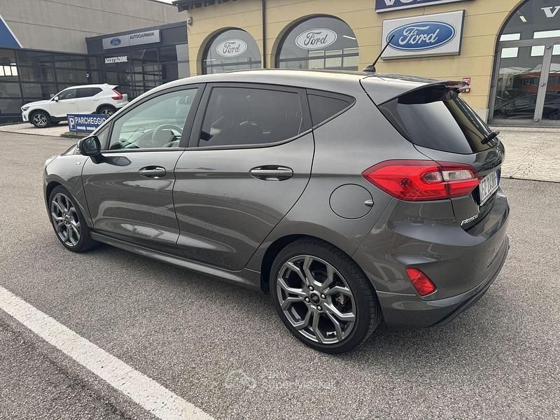 Usata Ford Fiesta ST-Line 101 CV (74 kW) 2019 Grigio Utilitaria