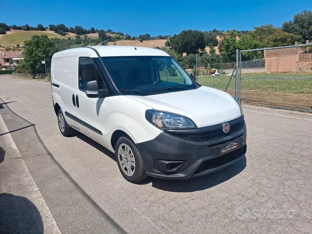 Usata Fiat Doblò 105 CV (77 kW) 2019 Bianco Monovolume