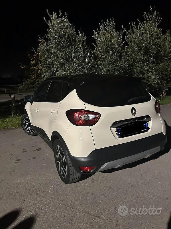 Usata 2015 Renault Captur SUV | 9000 € - Immagine 1/4