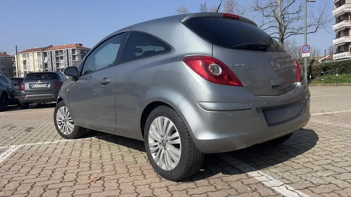 Usata Opel Corsa 75 CV (55 kW) 2014 Grigio Utilitaria