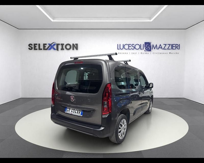 Usata Fiat Doblò 130 CV (95 kW) 2023 Bianco Monovolume