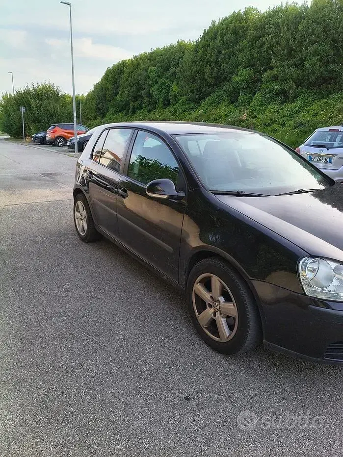 Usata VW Golf IV 75 CV (55 kW) 2005 Nero Berlina