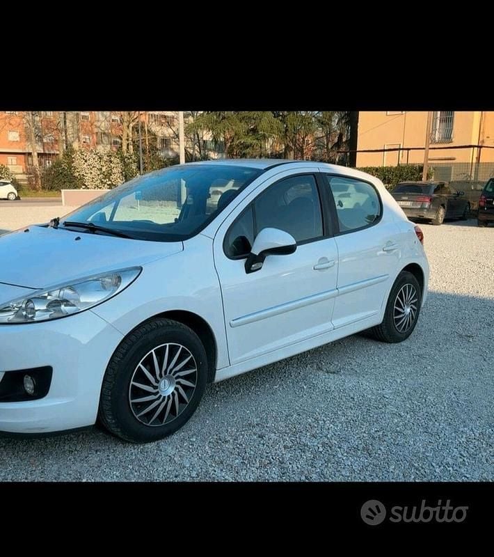 Usata Peugeot 207 70 CV (51 kW) 2012 Bianco Berlina