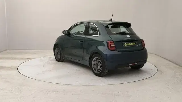 Begagnad Fiat 500e Icon 86 kW (118 HK) 2020 Grön Halvkombi