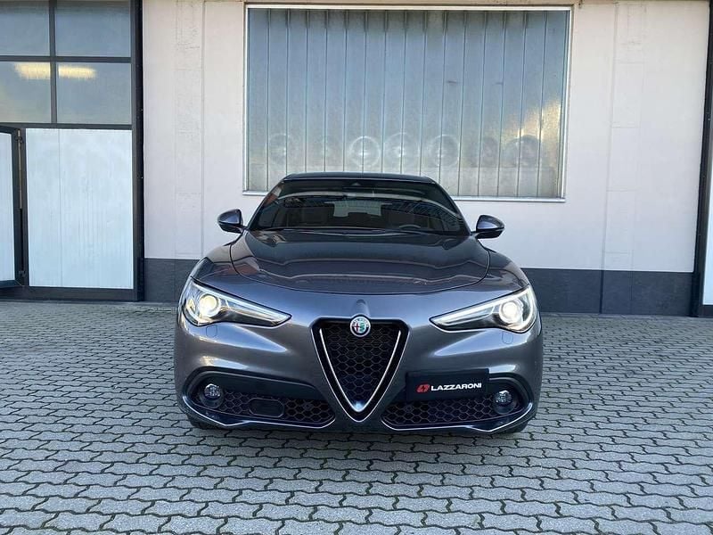 Usata Alfa Romeo Stelvio Business 160 CV (117 kW) 2022 Argento SUV