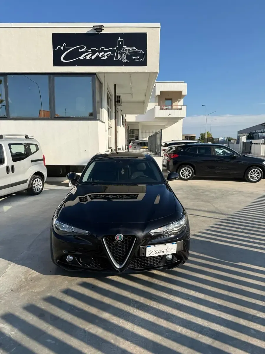 Usata Alfa Romeo Giulia Business 136 CV (100 kW) 2018 Nero Berlina