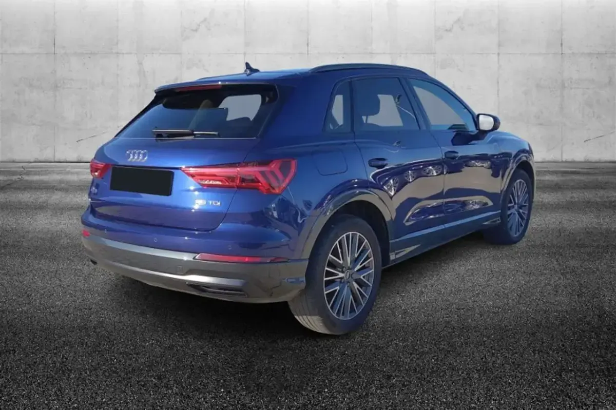 Usata Audi Q3 150 CV (110 kW) 2022 Blu/azzurro SUV
