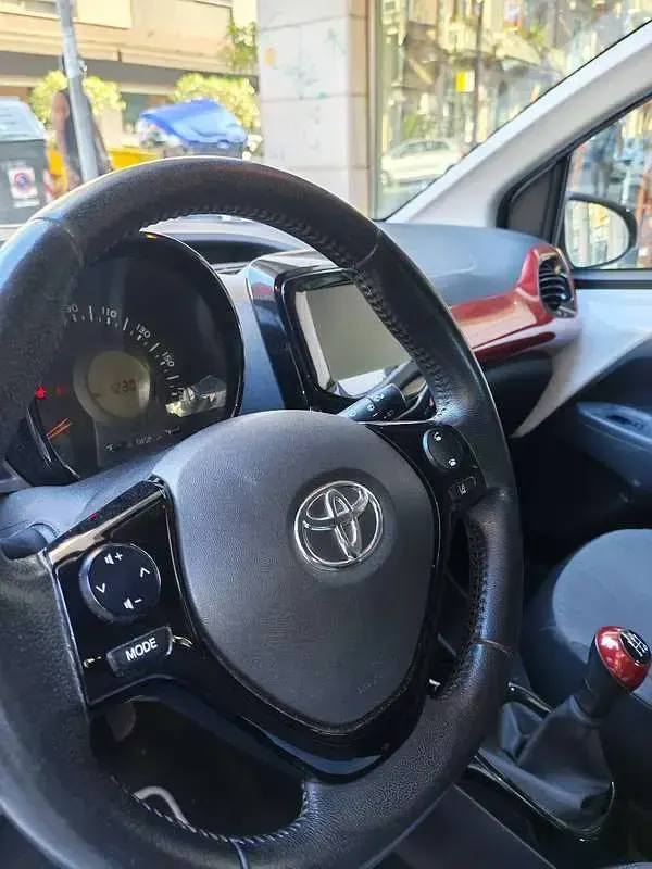 Usata Toyota Aygo X-wave 69 CV (50 kW) 2017 Utilitaria
