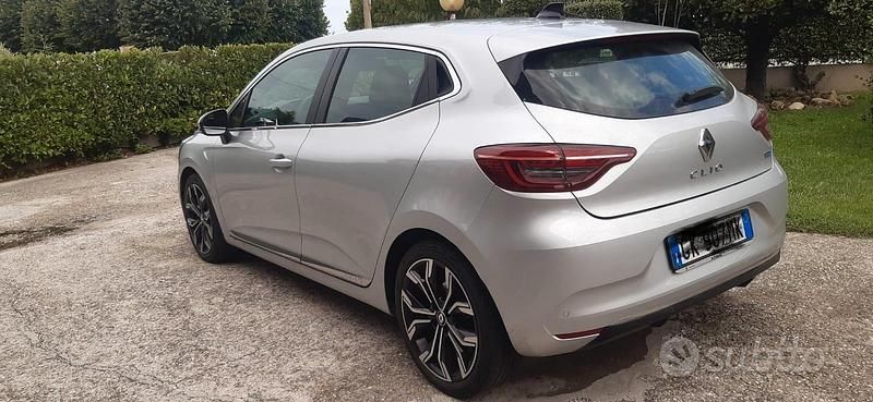 Usata Renault Clio V 145 CV (106 kW) 2022 Grigio Berlina