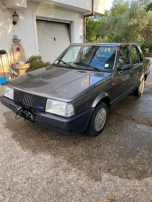Usata Fiat Regata 68 CV (50 kW) 1985 Grigio Berlina