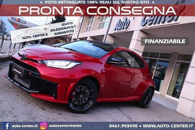 Rosso Usata 2024 Toyota Yaris Due volumi | 48.900 € (Super prezzo) - Immagine 1/4