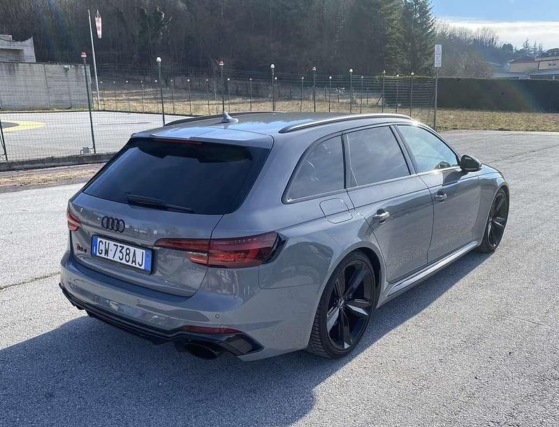 Usado Audi RS4 450 CV (330 kW) 2018 Gris Familiar