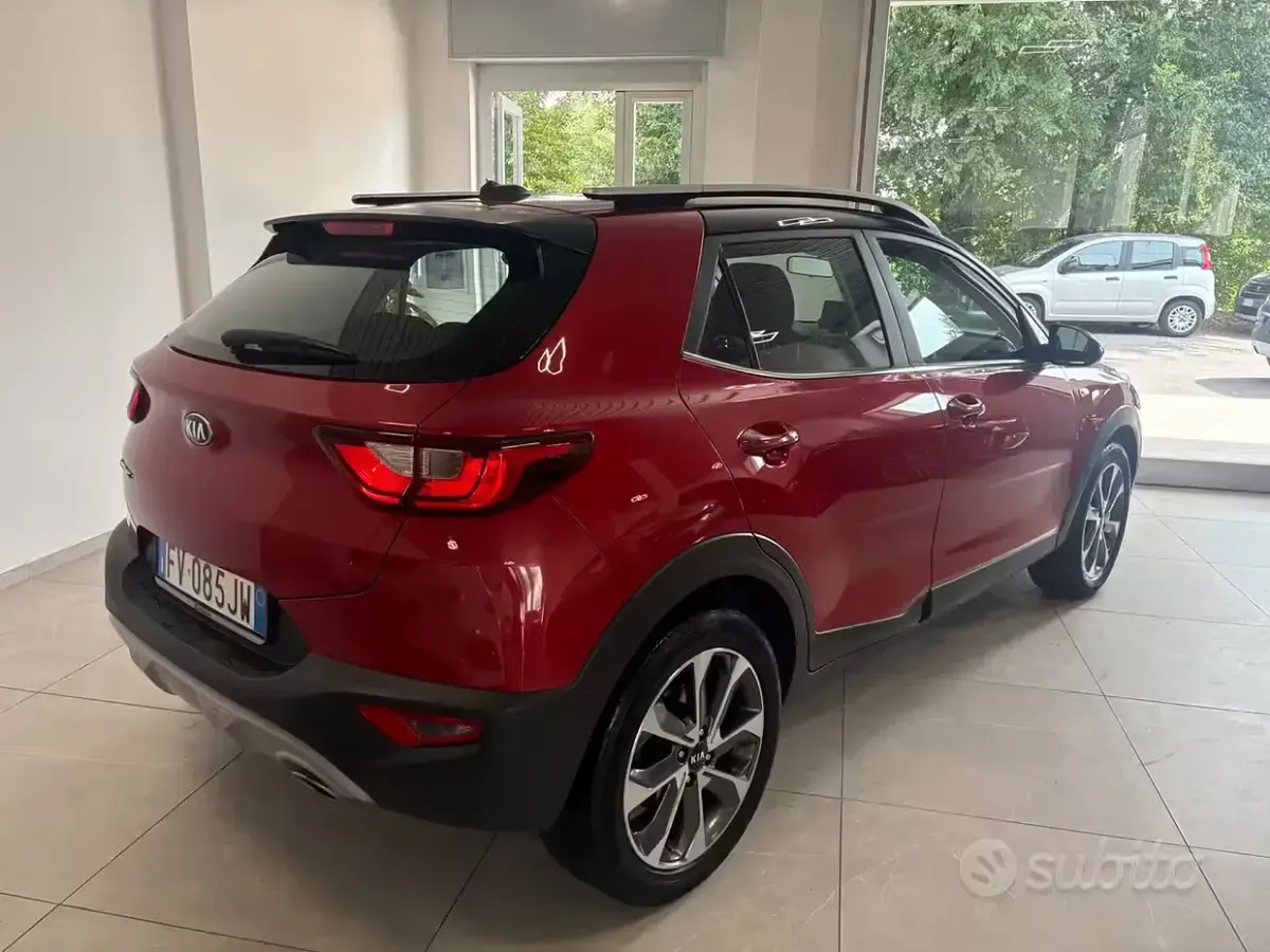 Usata Kia Stonic Style 100 CV (73 kW) 2020 Rosso SUV